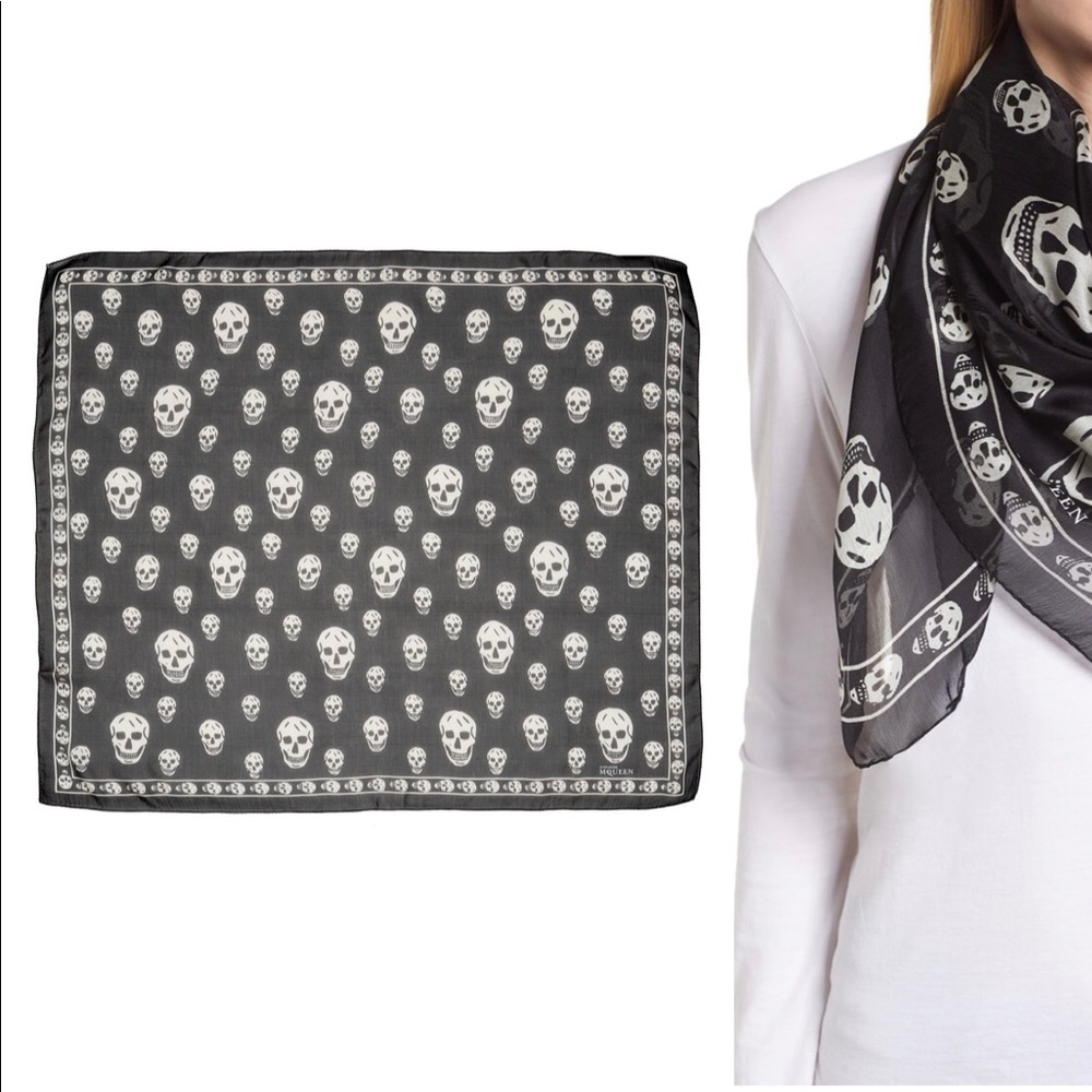 Classic Alexander McQueen Scarf Black&White